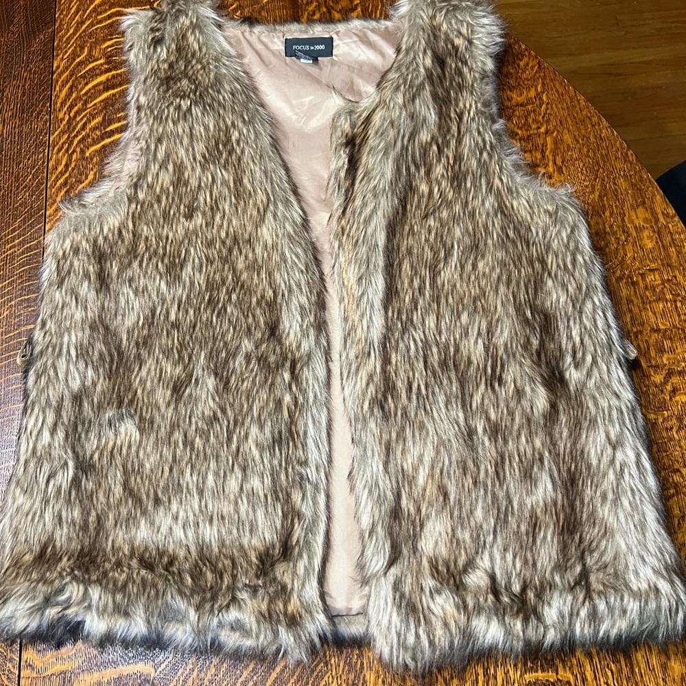 Focus 2000 Faux Fur Vest Women's Large EUC